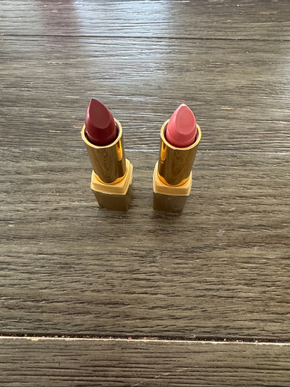 Estée Lauder Women’s Lipstick Duo - Rose Pink & Deep Red